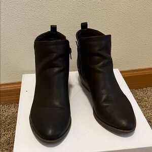 G by Guess Elegant Dark Brown Ankle Boots